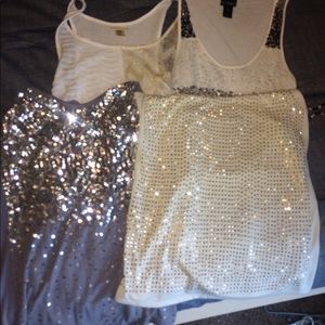 Bundle of 4 Daytrip tanks size medium
